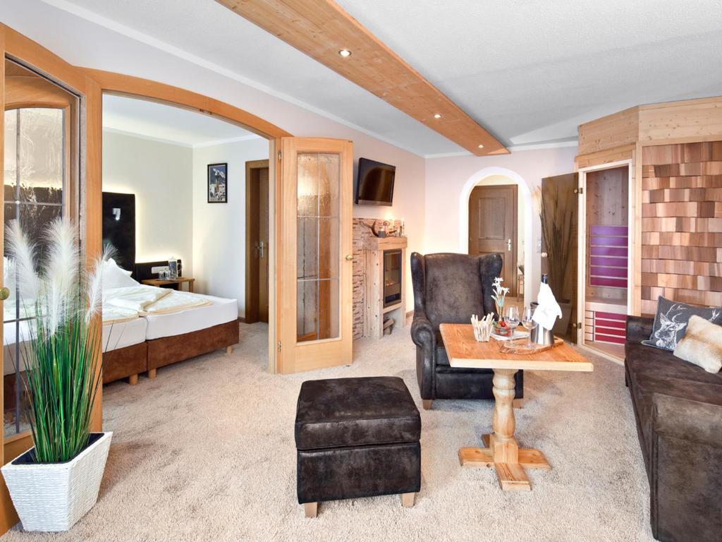 Hotel "Zum Ritter" Tannheim Room photo